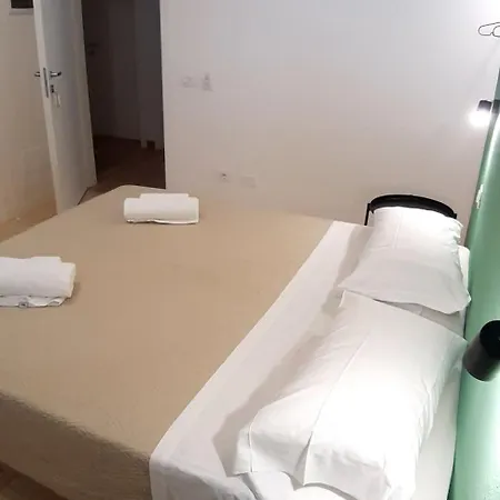 Ubytování v soukromí Casa Ribes Rooms, L'angolo Tranquillo Alle Porte Della Citta Olbia